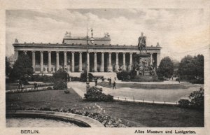 The Atles museum, front to the Lustgarten, North of the Stadtschloss